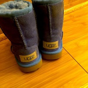 Toddler Ugg boots size 6! Good condition extra warm!